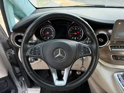Mercedes-Benz V-Class 2022, 31000 км, за 228800 CNY - фото 6