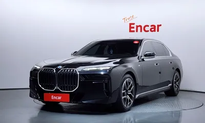 BMW 7-Series · 2023 год