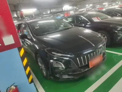 Hongqi E-QM5 2024, 19100 км, за 96066.33 CNY