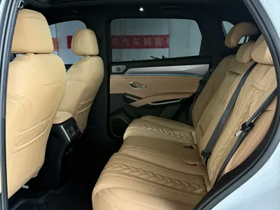 BYD L DM-i 2025, 18000 км, за 98800 CNY - фото 13