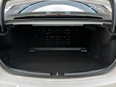 Mercedes-Benz C-Class 2025, 1600 км, за 213800 CNY - фото 10