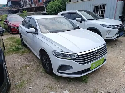 Volkswagen Lavida 2022, 90700 км, за 54800 CNY