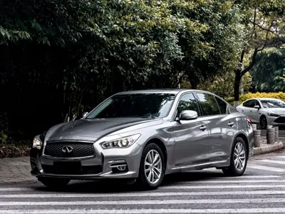 Infiniti Q50L · 2015 год