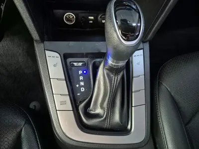 Hyundai Avante 2017, 119611 км, за 8700000 KRW - фото 9