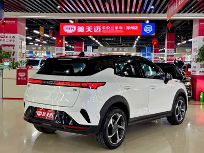 Lynk & Co 06 2025, 5000 км, за 87500 CNY
