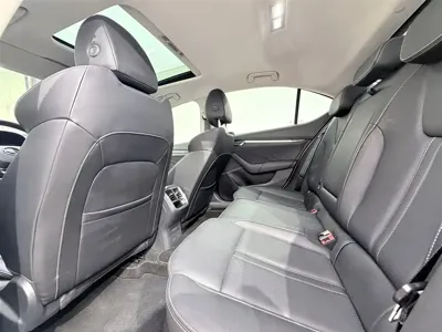 Skoda Octavia 2022, 59000 км, за 135800 CNY - фото 8