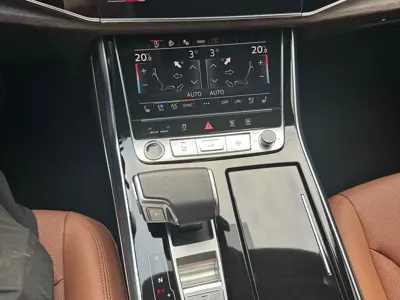 Audi Q7 2023, 27599 км, за 368800 CNY - фото 6