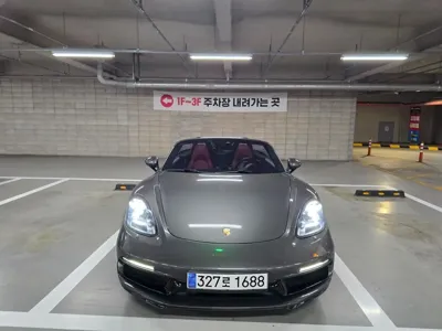 Porsche 718 · 2018 год