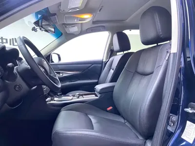 Infiniti Q70 2018, 80000 км, за 78000 CNY