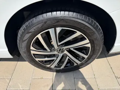 Volkswagen Lavida 2023, 45000 км, за 83800 CNY - фото 6