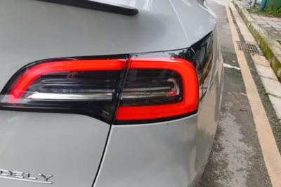 Tesla Model Y 2021, 136400 км, за 164001.01 CNY - фото 9
