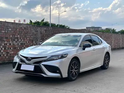 Toyota Camry · 2022 год