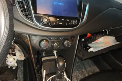 Chevrolet Cavalier 2018, 71000 км, за 39865.97 CNY - фото 12