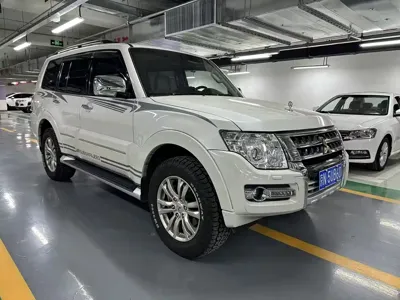 Mitsubishi Pajero (Import) 2019, 52000 км, за 177800 CNY