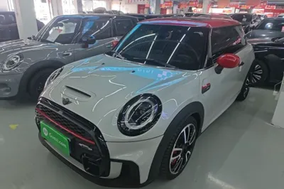 MINI JCW · 2023 год