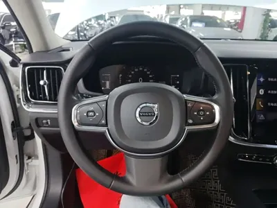 Volvo S60 2021, 34900 км, за 101100 CNY - фото 11