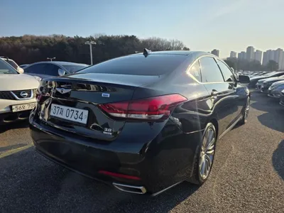 Hyundai Genesis 2016, 143585 км, за 11300000 KRW