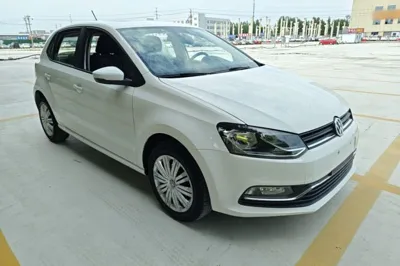 Volkswagen Polo 2016, 109700 км, за 43704.14 CNY