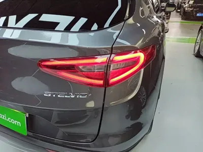 Alfa Romeo Stelvio 2022, 30400 км, за 156200 CNY - фото 8