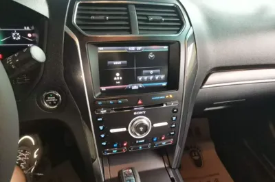 Ford Explorer 2017, 64600 км, за 85640.27 CNY - фото 15