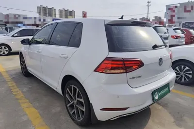 Volkswagen Golf 2020, 82600 км, за 74464.96 CNY