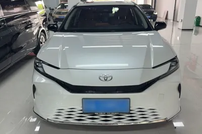Toyota Camry 2024, 41500 км, за 139622.46 CNY - фото 2
