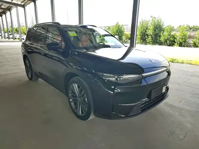 Leapmotor Leapmotor C16 2025, 7700 км, за 140700 CNY