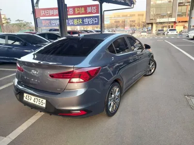 Hyundai Avante 2019, 70000 км, за 11700000 KRW