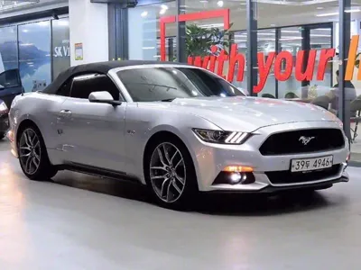 Ford Mustang · 2017 год