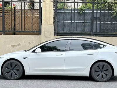 Tesla Model 3 2026, 9000 км, за 173800 CNY