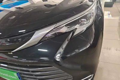 Toyota Sienna 2021, 107200 км, за 206821.42 CNY - фото 8