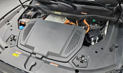 Audi SQ8 e-tron 2024, 2145 км, за 96000000 KRW - фото 6