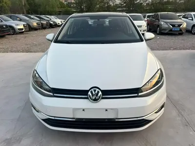 Volkswagen Golf 2019, 90000 км, за 55800 CNY