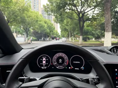 Porsche Panamera 2024, 8400 км, за 978000 CNY - фото 17
