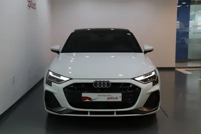Audi A3 2025, 4480 км, за 31000000 KRW