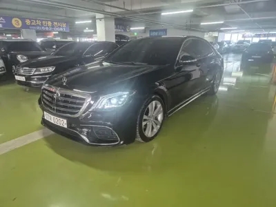 Mercedes-Benz S-Class · 2015 год