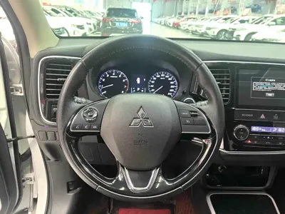 Mitsubishi Outlander 2022, 29100 км, за 129800 CNY - фото 8