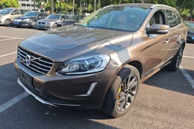 Volvo XC60 · 2015 год