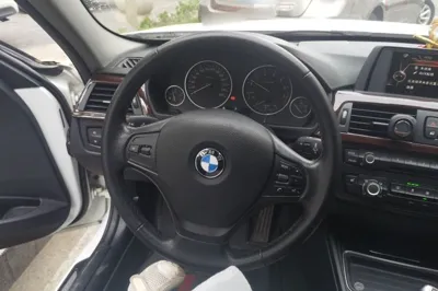 BMW 3 Series 2015, 125399 км, за 40150.87 CNY - фото 10