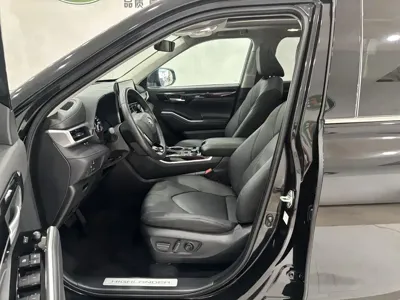 Toyota Highlander 2024, 33000 км, за 198800 CNY - фото 11