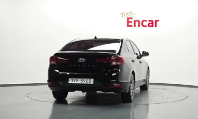 Hyundai Avante 2019, 68037 км, за 10500000 KRW
