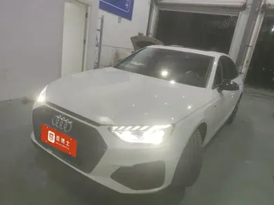 Audi A4L · 2022 год