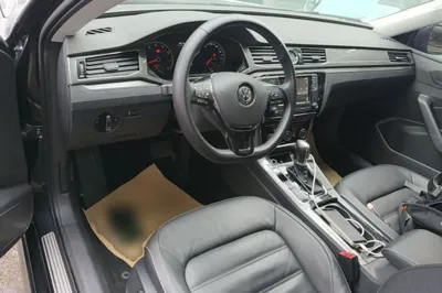 Volkswagen Passat 2017, 76400 км, за 64628.29 CNY - фото 12