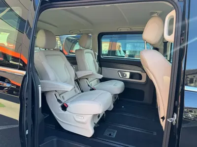 Mercedes-Benz V-Class 2025, 28 км, за 172500000 KRW - фото 13
