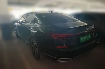 Volkswagen Passat 2023, 21000 км, за 108052.35 CNY