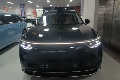 Hima AITO M8 2025, 11500 км, за 399856.55 CNY