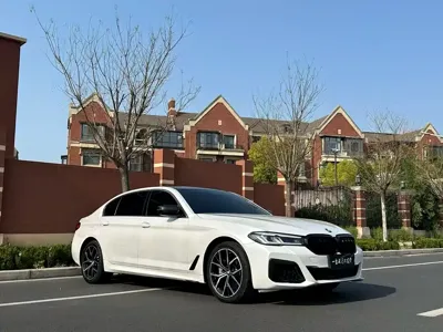 BMW 5 Series 2023, 70000 км, за 241800 CNY - фото 3