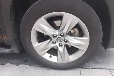 Toyota Highlander 2018, 170800 км, за 128332.06 CNY - фото 2