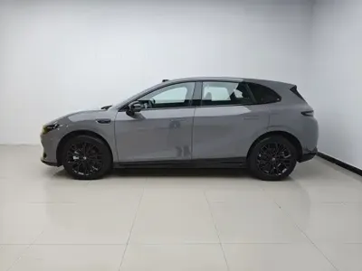 Leapmotor 零跑Lafa5 2025, 7600 км, за 94800 CNY