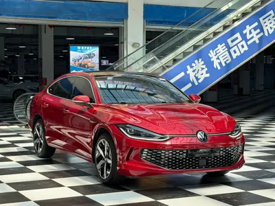 Volkswagen Lamando 2023, 10200 км, за 123800 CNY